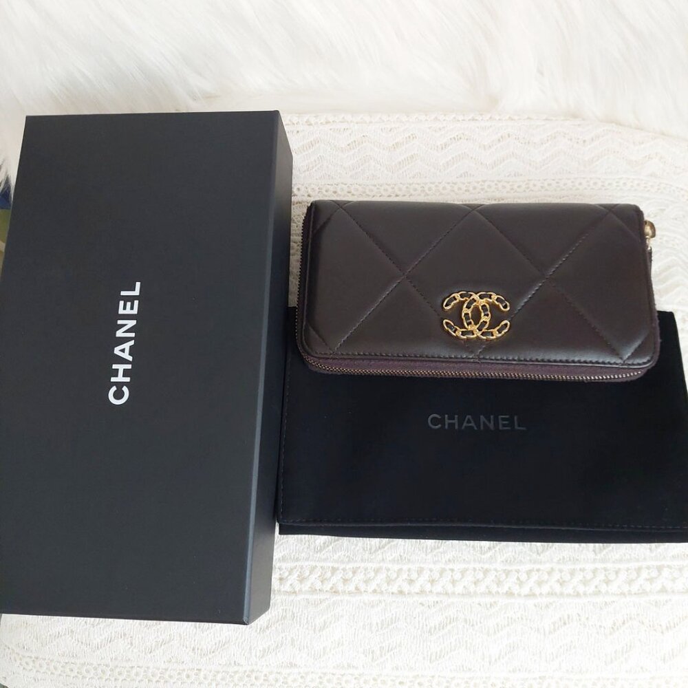 SOLD CHANEL 19 Quilted Lambskin Matelasse Long Zip Around Dark Brown Wallet - Picture 2 of 15